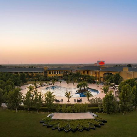 Hawthorn Suites By Wyndham Dwarka Εξωτερικό φωτογραφία